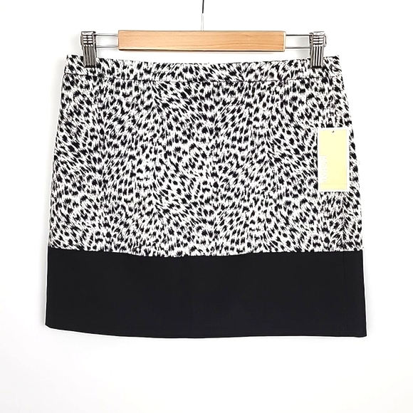 MICHAEL Michael Kors Dresses & Skirts - Michael Kors Black White Animal Print Mini Skirt Lined Stretch Size 2